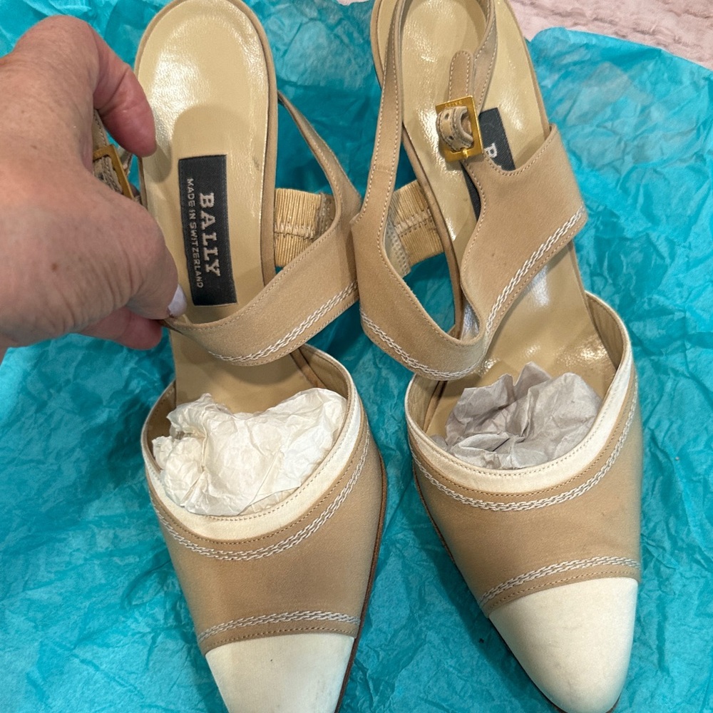 Bally Two-Tone Beige and Cream Pointed Slingback Heels